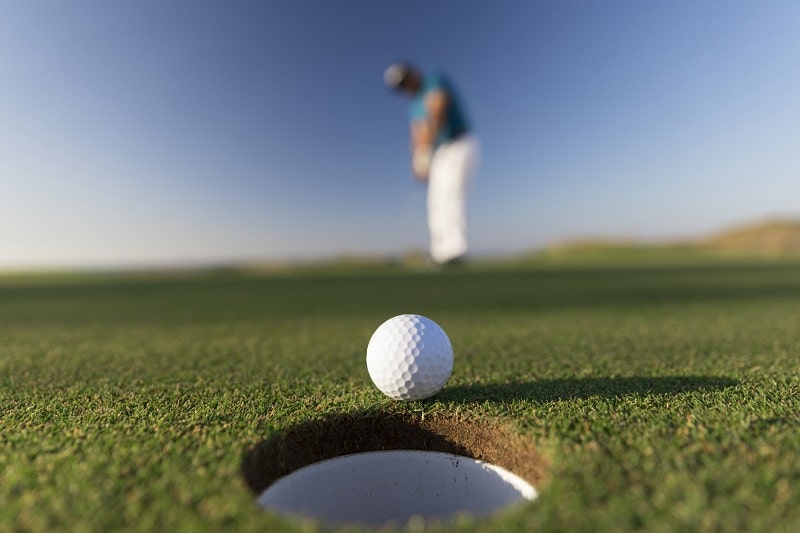 Albatross golf là một thuật ngữ trong golf mà golf thủ phải biết