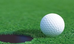 Bóng golf đạt chuẩn cần đáp ứng những tiêu chí về đường kính, trọng lượng và gia tốc