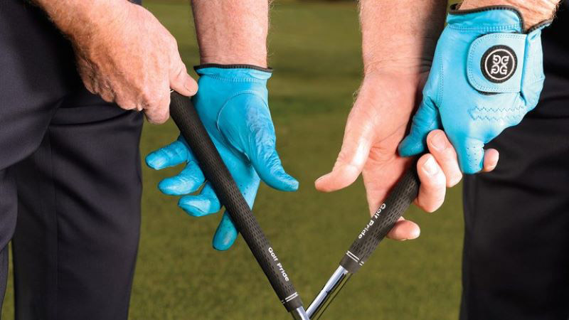 Tay nắm của gậy golf làm bằng chất liệu gì?