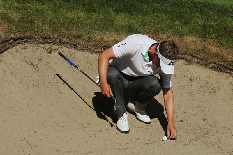 Kỹ thuật đánh golf ở bãi cát đòi hỏi quá trình tập luyện lâu dài