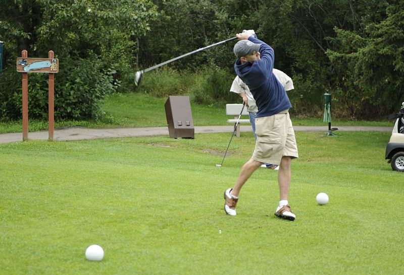 Tee box là khu vực phát bóng ở mỗi hố golf