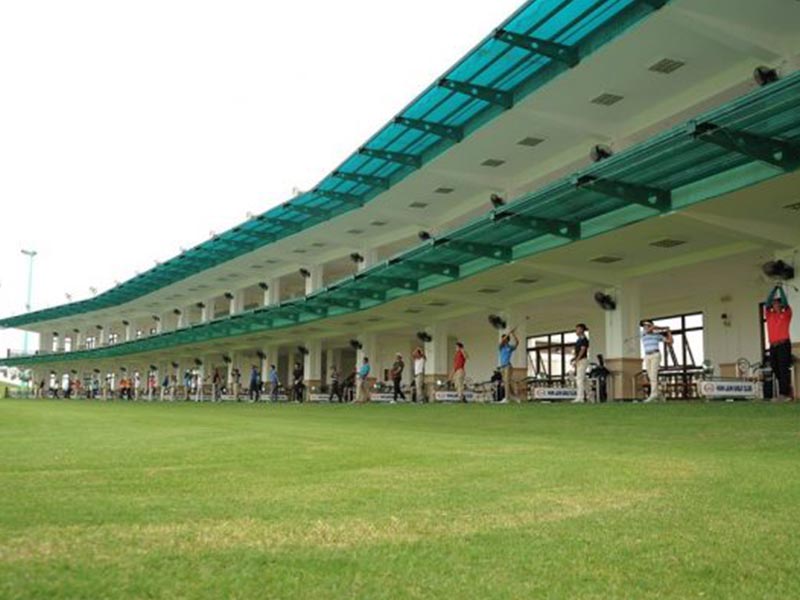 Sân tập golf Tân Sơn Nhất là lựa chọn hàng đầu dành cho những người muốn học đánh golf ở TP HCM