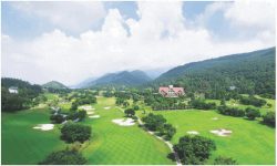 Sân golf Tam Đảo tọa lạc tại xã Hợp Châu thuộc huyện Tam Đảo, Vĩnh Phúc
