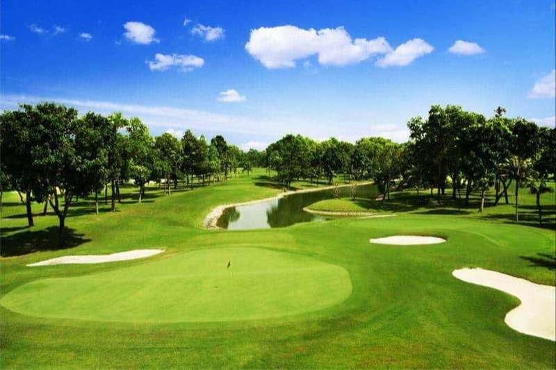 Sân tập golf Tân Sơn Nhất nằm trong sân bay lớn nhất Việt Nam
