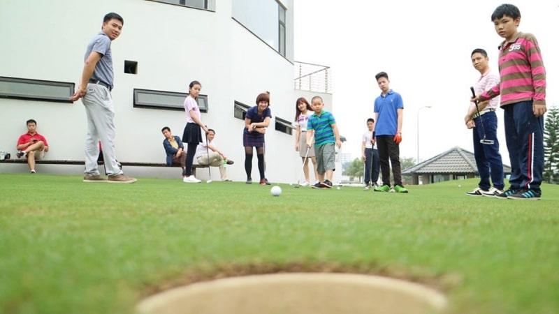 Học golf theo nhóm là cách để hỗ trợ nhau cùng nâng tầm bản thân