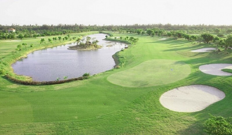 Cửa Lò Golf Resort do công ty IMG Hoa Kỳ trực tiếp thiết kế