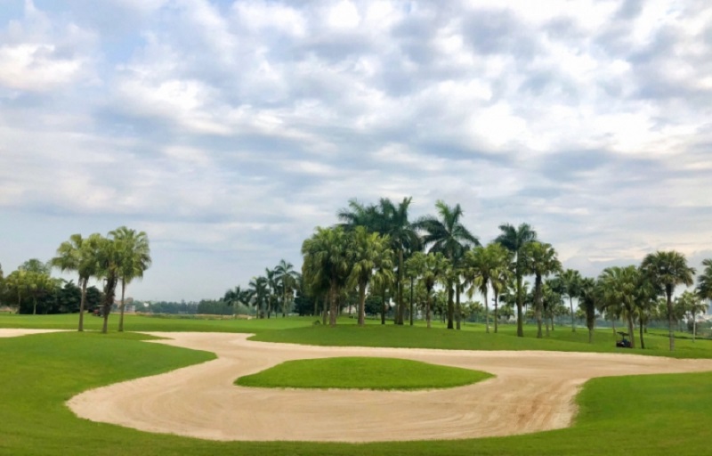 Vị trí của sân golf rất thuận tiện để người chơi có thể di chuyển tới trải nghiệm 