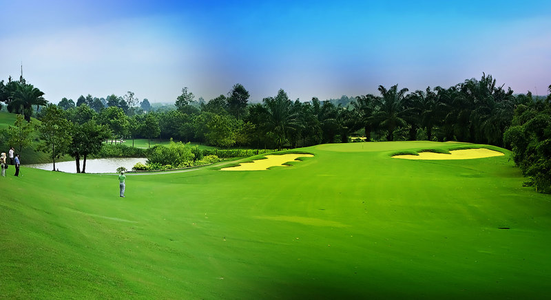 Sân golf An Bình có chiều dài 285 yard với tổng 32 line phục vụ nhiều golfer cùng một lúc