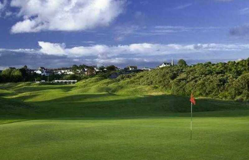 Sân golf Tenby sở hữu những vùng green nhỏ