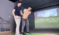 Học đánh golf ở quận 8 tại nhà bằng phòng golf 3D