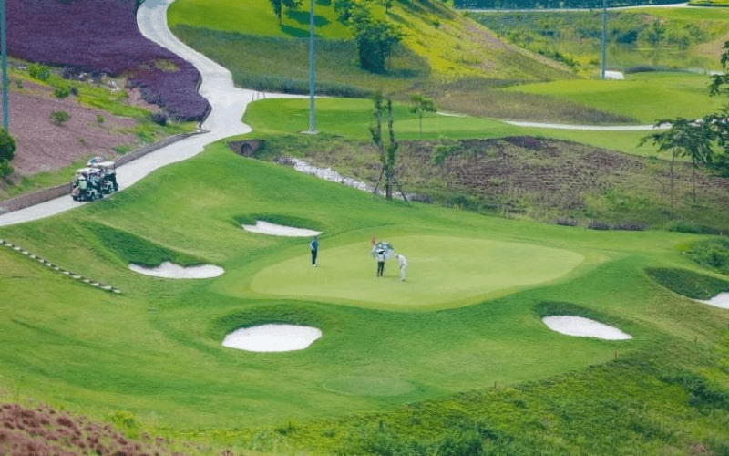 Sân golf Amber Hills được xây dựng đạt tiêu chuẩn quốc tế
