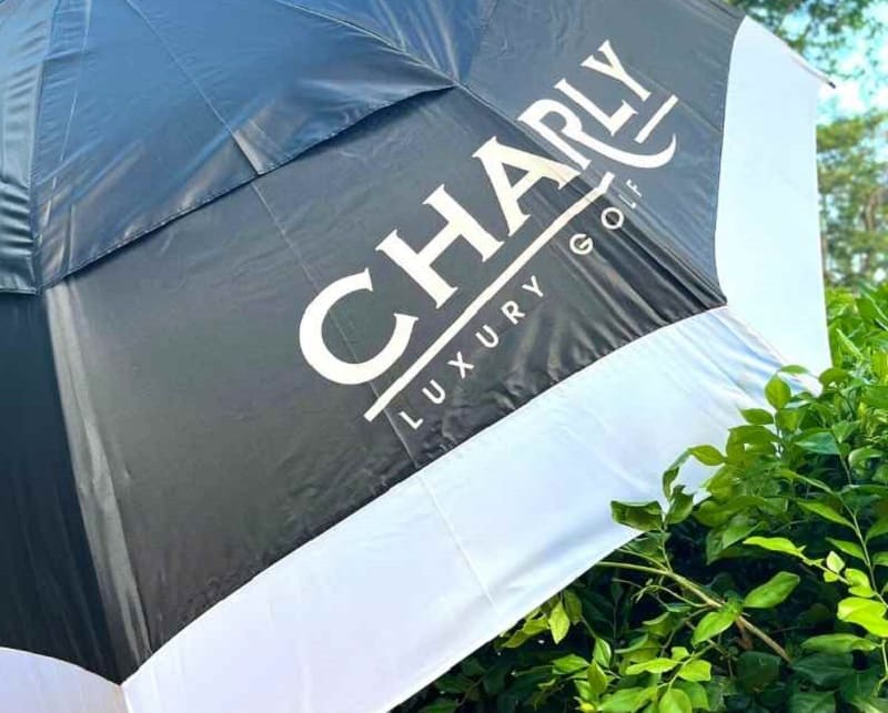 Dù gôn Charly giúp cản gió, che nắng – che mưa hiệu quả, tạo cảm giác thoải mái cho golfer khi hoạt động trên sân