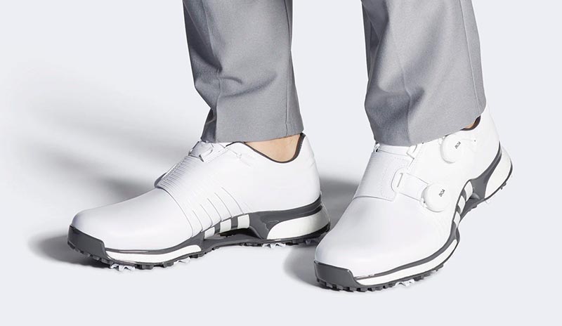 Giày golf Adidas được golfer ưa chuộng sử dụng
