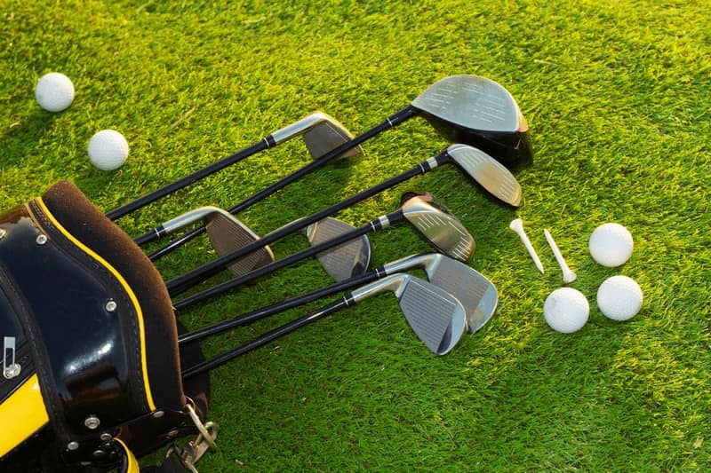 Golfer nên chọn gậy golf có trọng lượng phù hợp