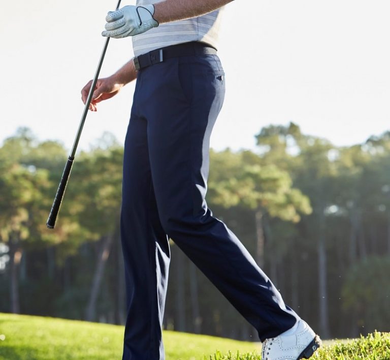 Quần golf Footjoy QF8010 thể hiện sự mạnh mẽ và nam tính của golfer