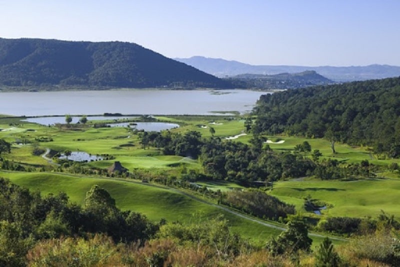 Sân golf Đạ Ròn nằm trên độ cao 1200m so với mực nước biển