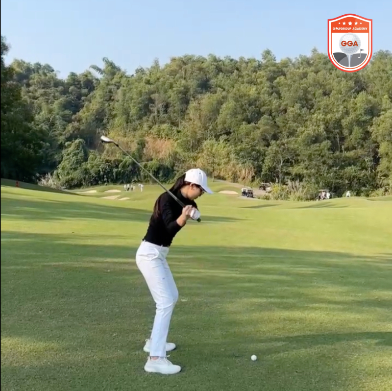Lần đầu lên sân của Golfer Trần Giang Hương