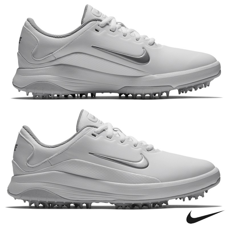 Giày golf Nike có độ bền cao, chống thấm nước tốt