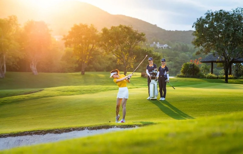 Tập golf bao lâu thì ra sân phụ thuộc vào khả năng, kinh nghiệm của từng golfer
