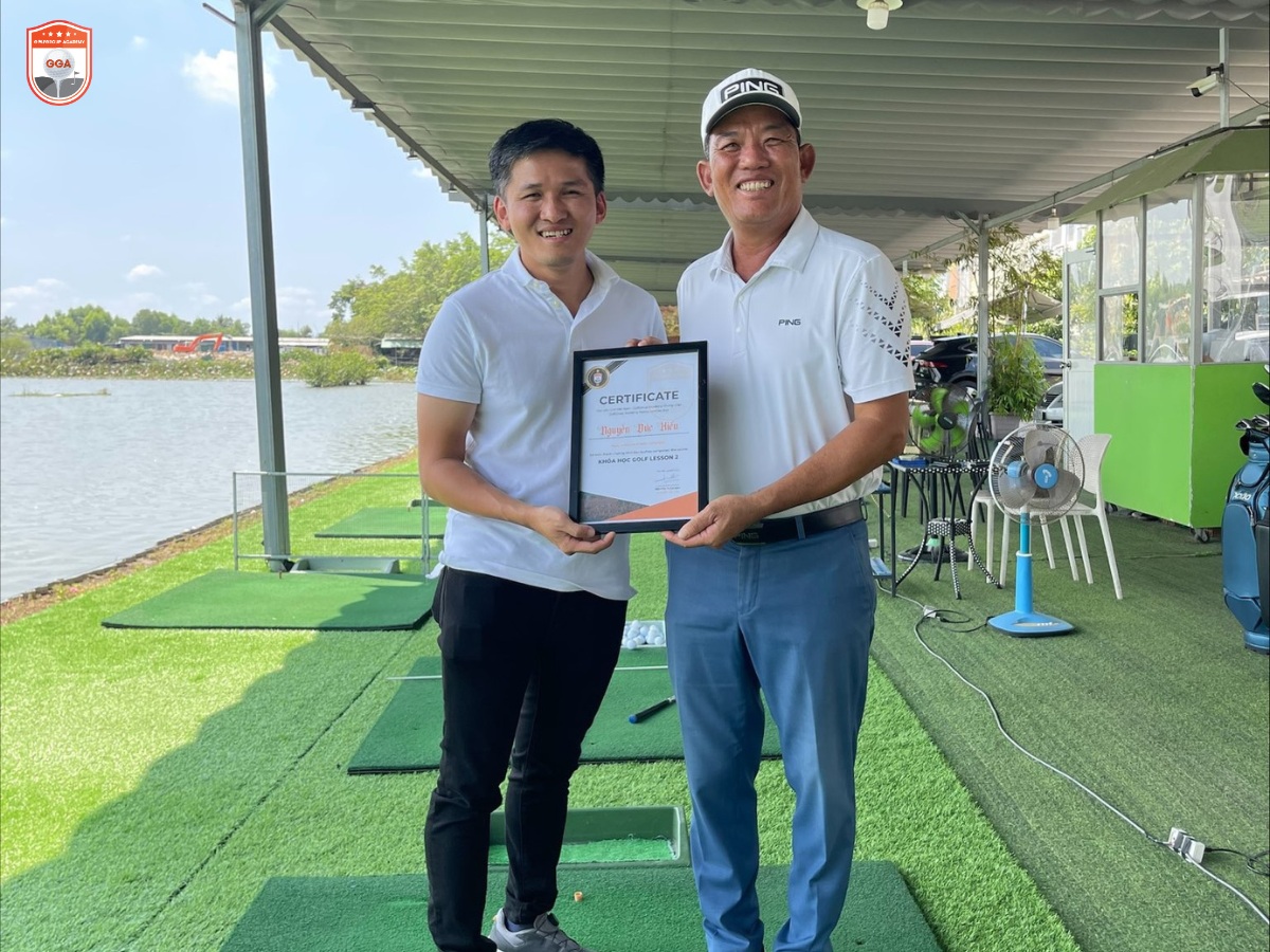 Huấn luyện viên golf Phạm Minh Tuấn