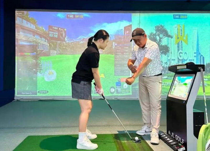 Thầy Nguyễn Hùng Cường được đông đảo golfer ở HCM yêu thích