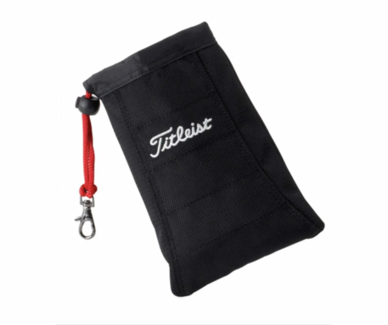 Túi golf cầm tay Titleist Valuable Pouch có thiết kế tinh tế, đơn giản