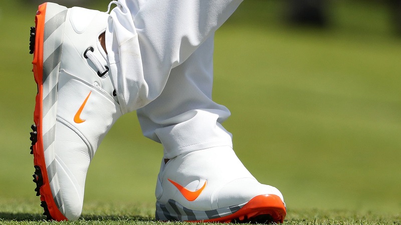 Giày golf Nike được làm từ chất liệu cao cấp, có độ bền cao