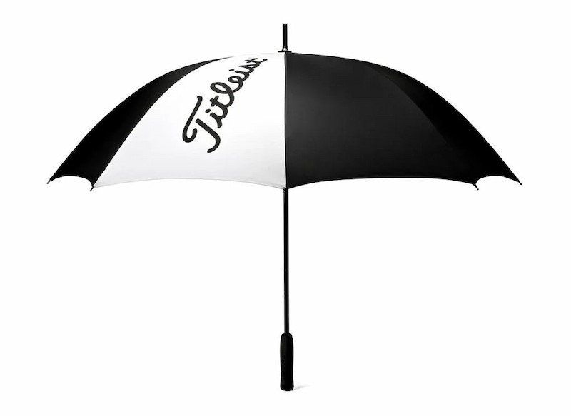 Ô golf Titleist UV Umbrella Black/White được nhiều golfer lựa chọn khi ra sân