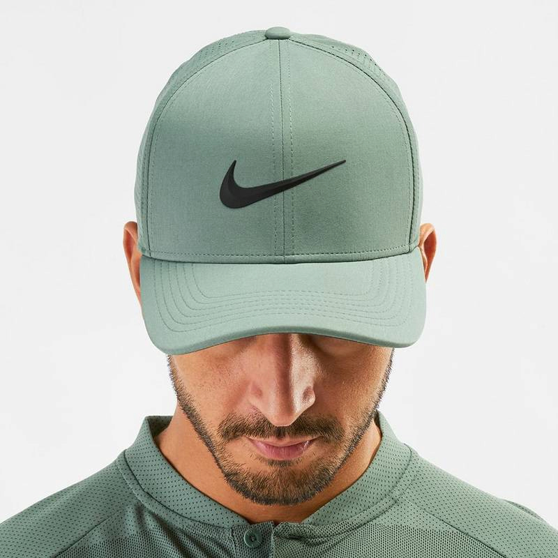 Mũ golf Nike có kiểu dáng trẻ trung, năng động