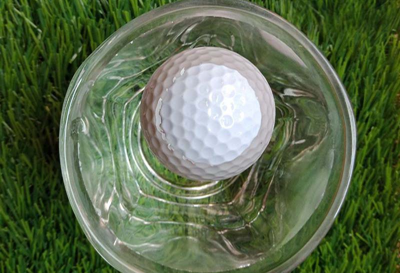 Bóng golf nổi là loại bóng nổi được trên mặt nước