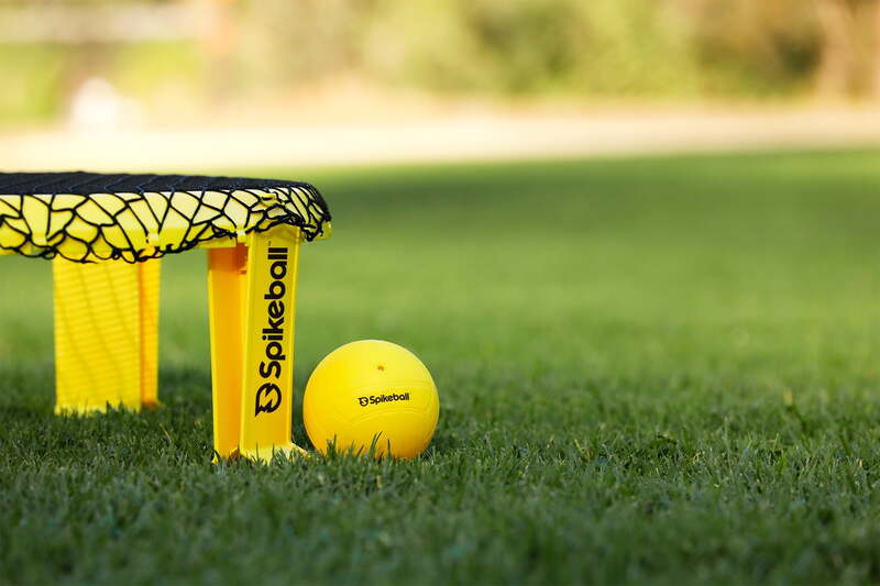 Bóng Spikeball có thể sử dụng ở nhiều điều kiện khác nhau, cả trong nhà và ngoài trời