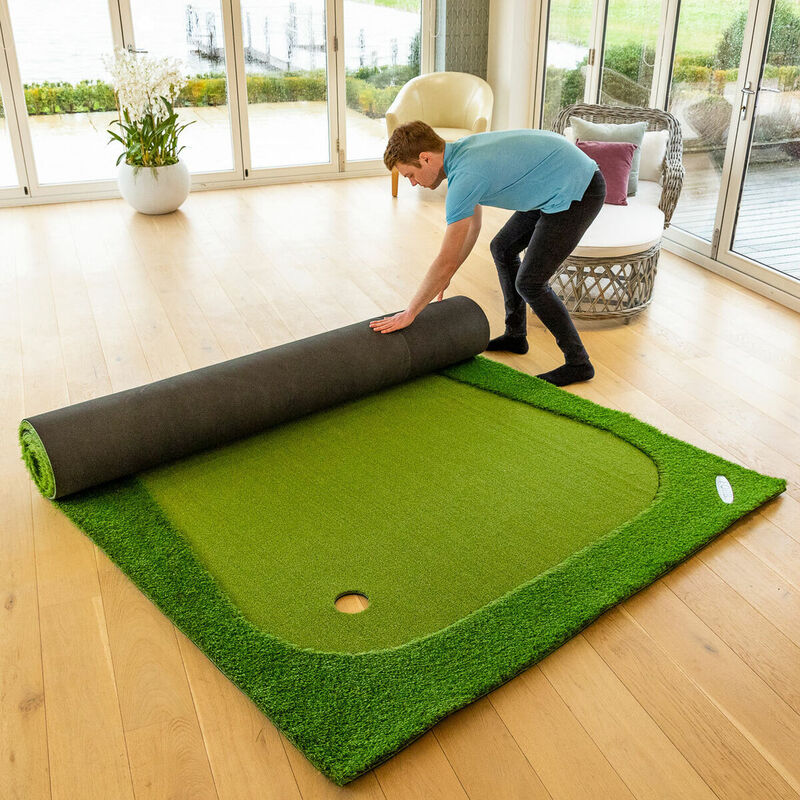 Thảm tập golf có kích thước vừa phải rất tiện lợi, dễ gấp gọn