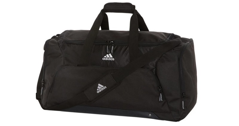 Adidas Duffel Travel Medium có thể dùng để đựng đồ đạc chơi golf và đi du lịch