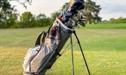 Túi gậy golf Ping với hệ thống ngăn chứa tiện lợi