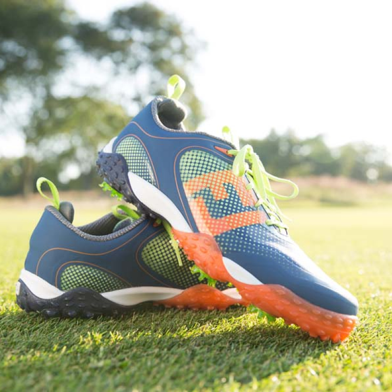 Giày golf cho trẻ FootJoy sở hữu thiết kế ôm chân thoải mái