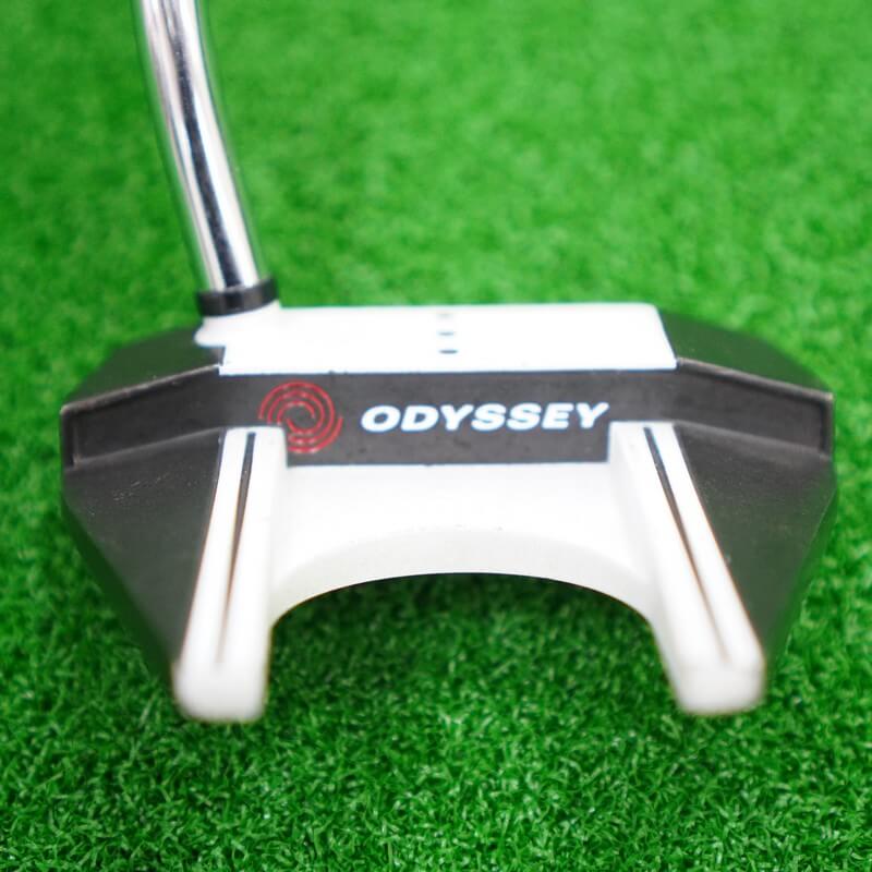 Odyssey White Matte Black putter cũ cho cú đánh chính xác
